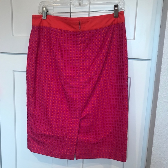 💎HP💎 Talbots Pink/Orange Eyelet Pencil Skirt - 4 - Picture 3 of 5
